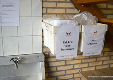 Bij hoge uitzondering vandaag niet iedereen in een hygiënisch veiligsheidsoutfit